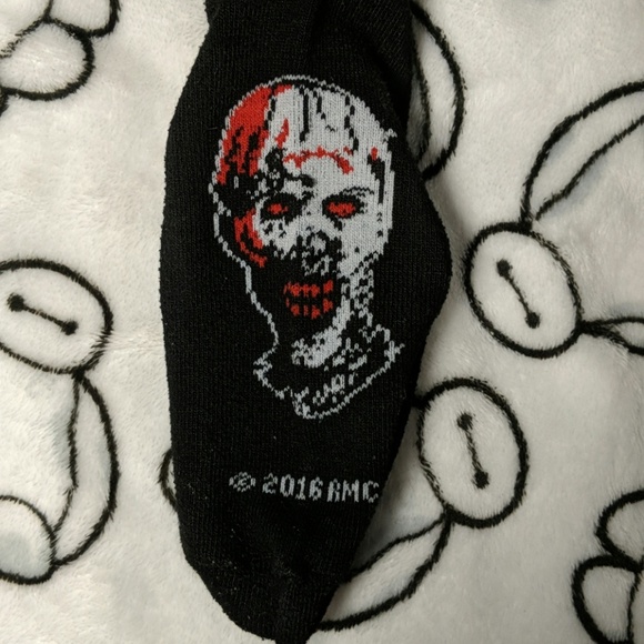 NWOT The Walking Dead "Walkers" Socks - Picture 3 of 3